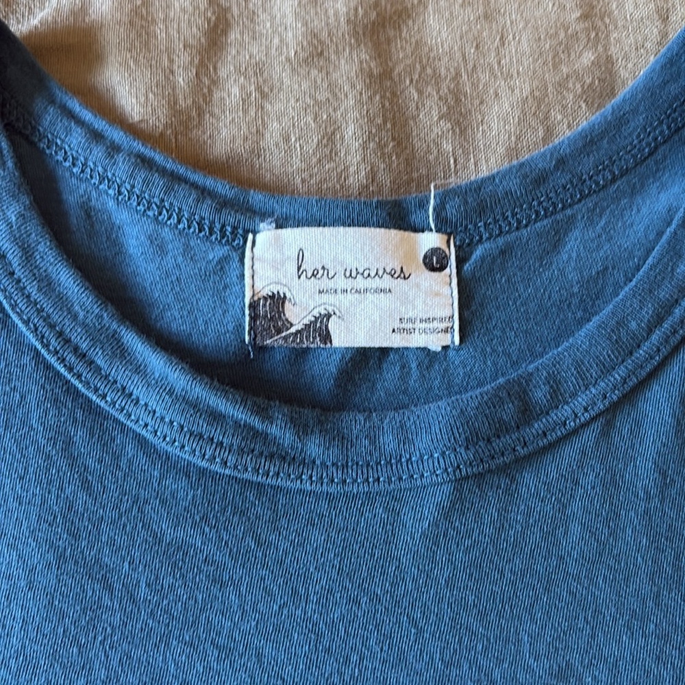 Graphic Tee - Picture 4 of 9
